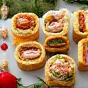 ミニサンドイッチと小さな菓子パンの詰め合わせ